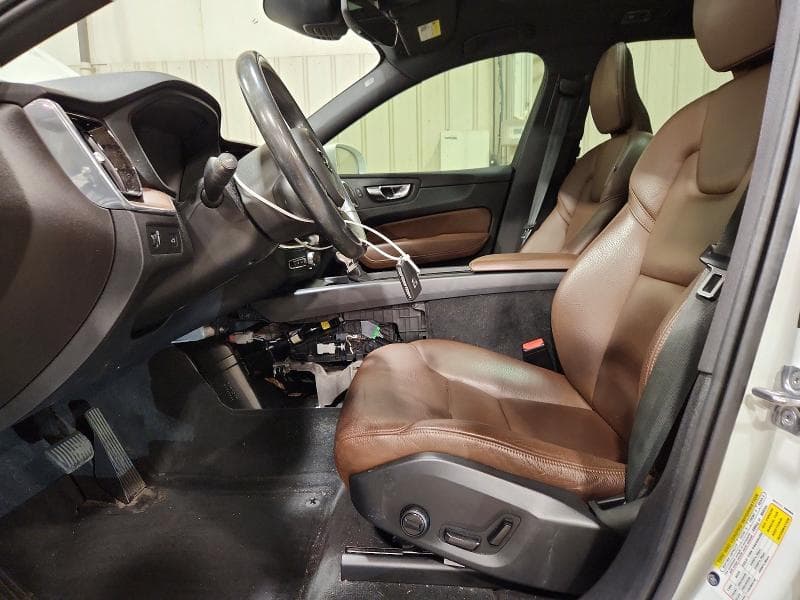 2021 VOLVO XC60 T5 MOMENTUM 7