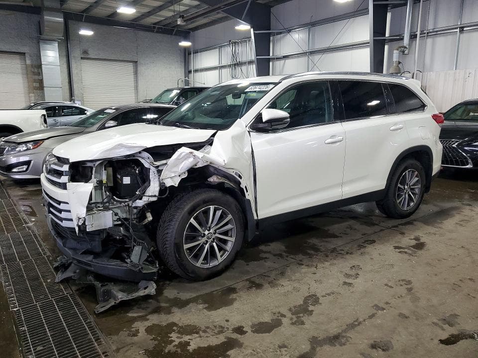 2019 TOYOTA HIGHLANDER XLE - 1