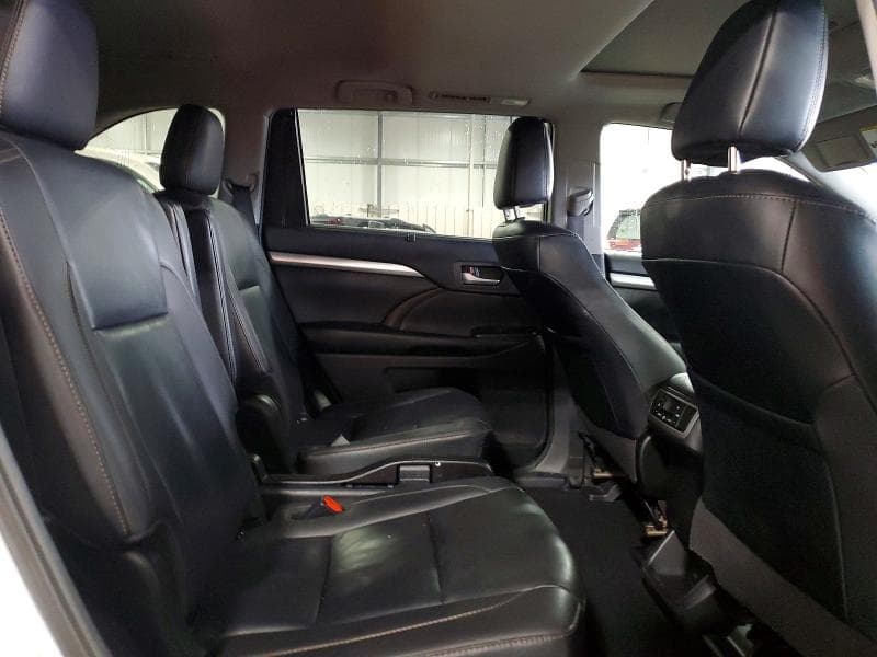 2019 TOYOTA HIGHLANDER XLE 11