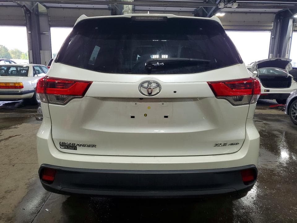 2019 TOYOTA HIGHLANDER XLE 6