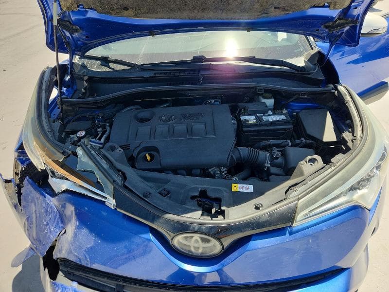2018 TOYOTA C-HR XLE 12