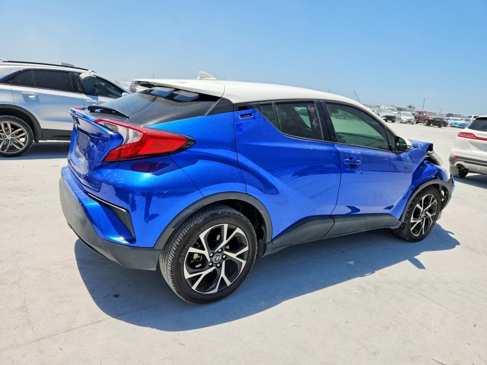 2018 TOYOTA C-HR XLE 3