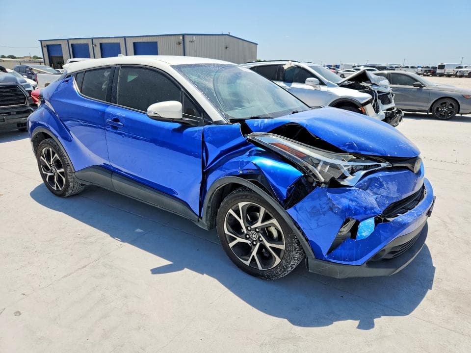 2018 TOYOTA C-HR XLE 4
