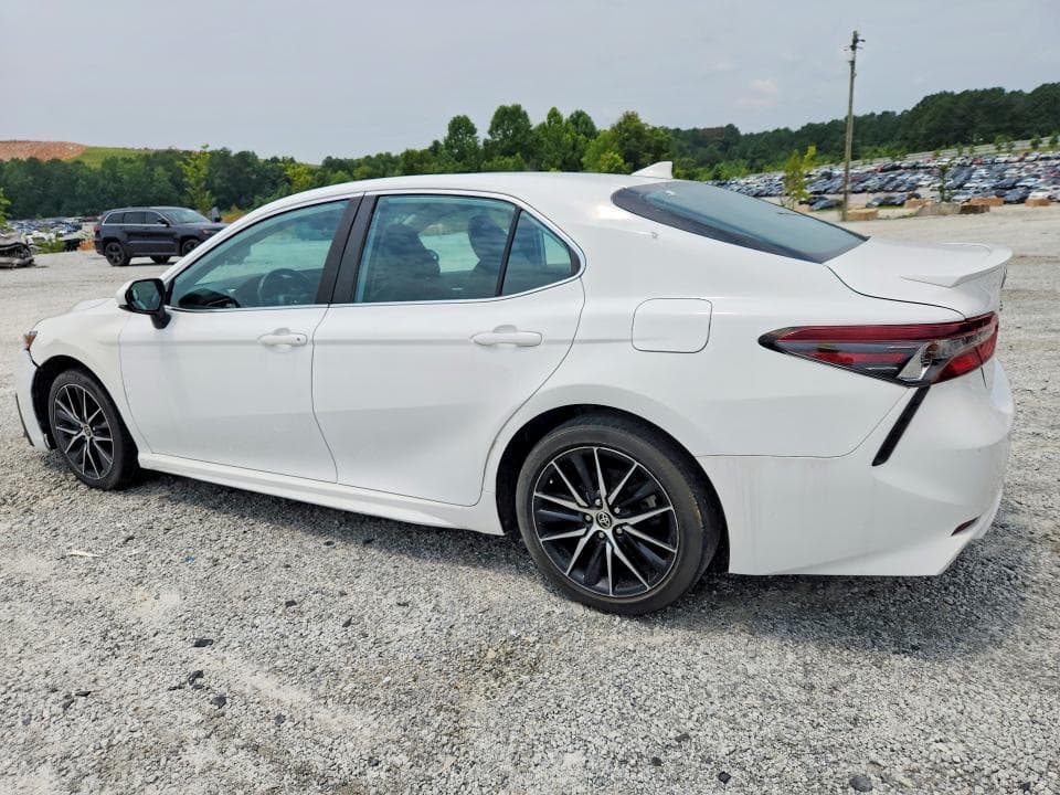 2021 TOYOTA CAMRY SE 2