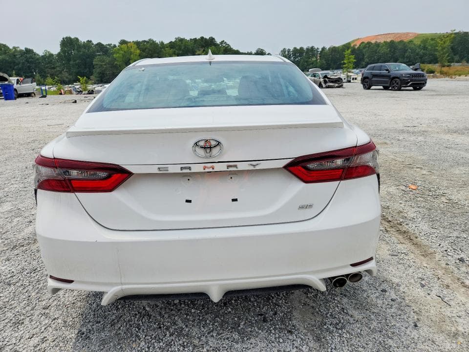2021 TOYOTA CAMRY SE 6