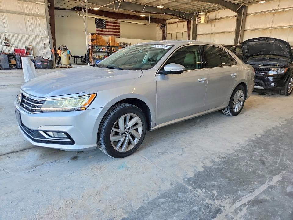 2018 VOLKSWAGEN PASSAT SE - 1