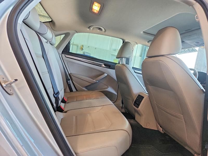 2018 VOLKSWAGEN PASSAT SE 10