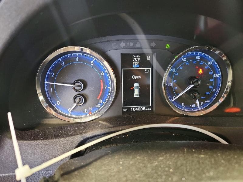 2017 TOYOTA COROLLA SE 9