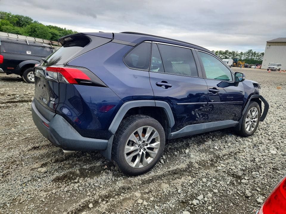 2019 TOYOTA RAV4 XLE PREMIUM 3
