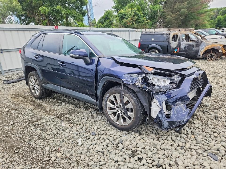 2019 TOYOTA RAV4 XLE PREMIUM 4