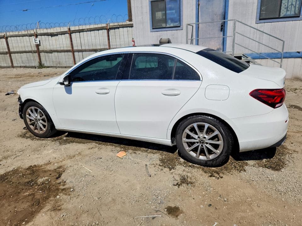 2019 MERCEDES-BENZ A 220 2