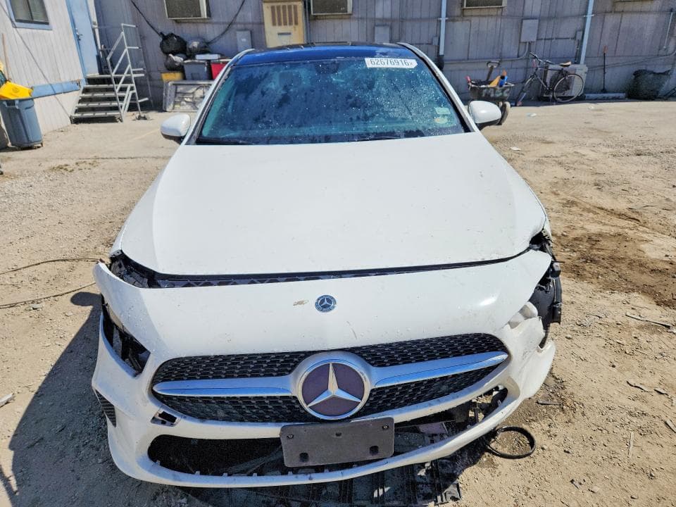 2019 MERCEDES-BENZ A 220 5