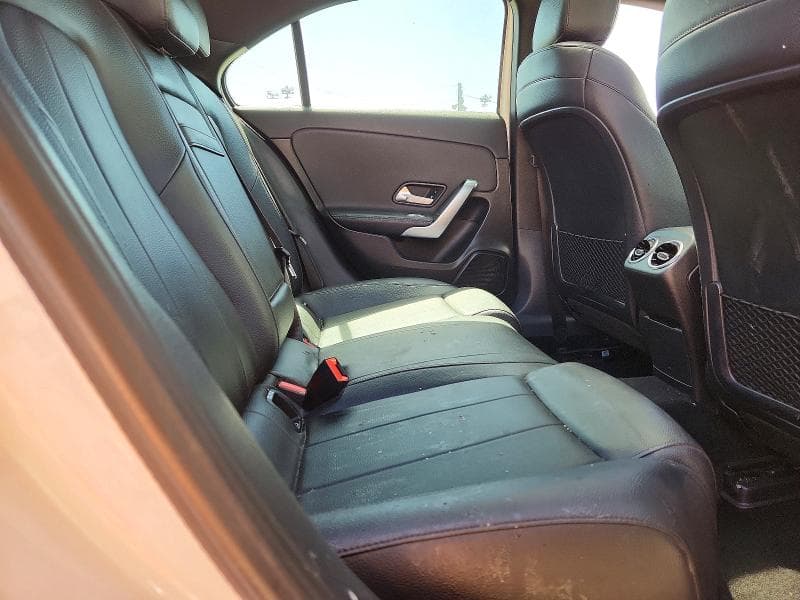 2019 MERCEDES-BENZ A 220 10