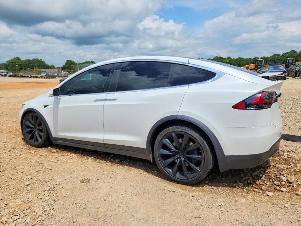 2020 TESLA MODEL X 2