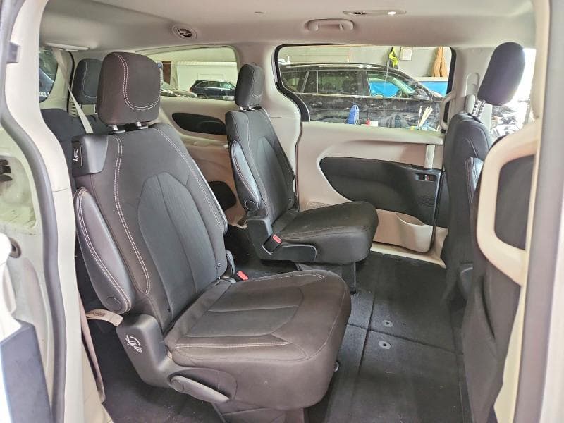 2023 CHRYSLER VOYAGER LX 11