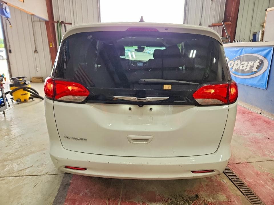 2023 CHRYSLER VOYAGER LX 6