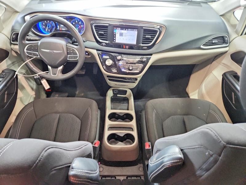 2023 CHRYSLER VOYAGER LX 8