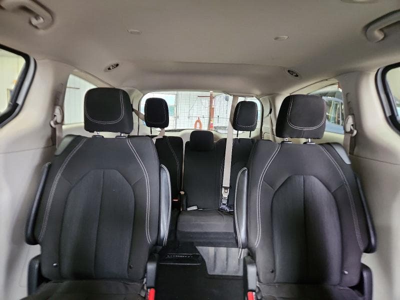 2023 CHRYSLER VOYAGER LX 10