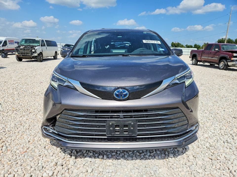 2023 TOYOTA SIENNA PLATINUM 7-PASSENGER 5