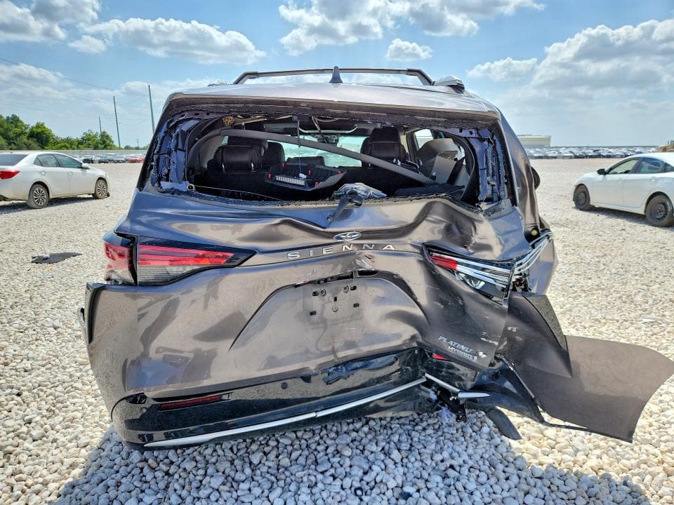 2023 TOYOTA SIENNA PLATINUM 7-PASSENGER 6