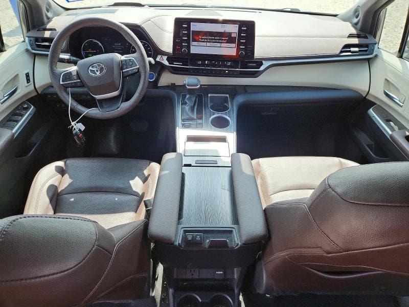 2023 TOYOTA SIENNA PLATINUM 7-PASSENGER 8