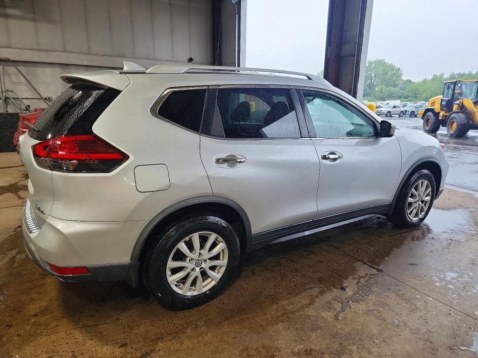 2017 NISSAN ROGUE SV 3