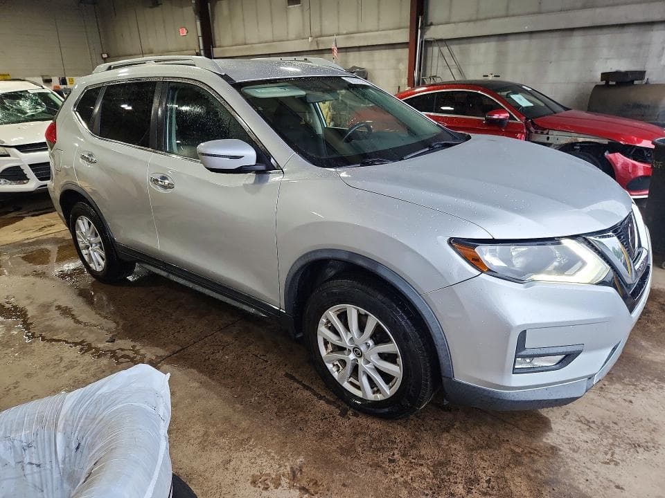 2017 NISSAN ROGUE SV 4