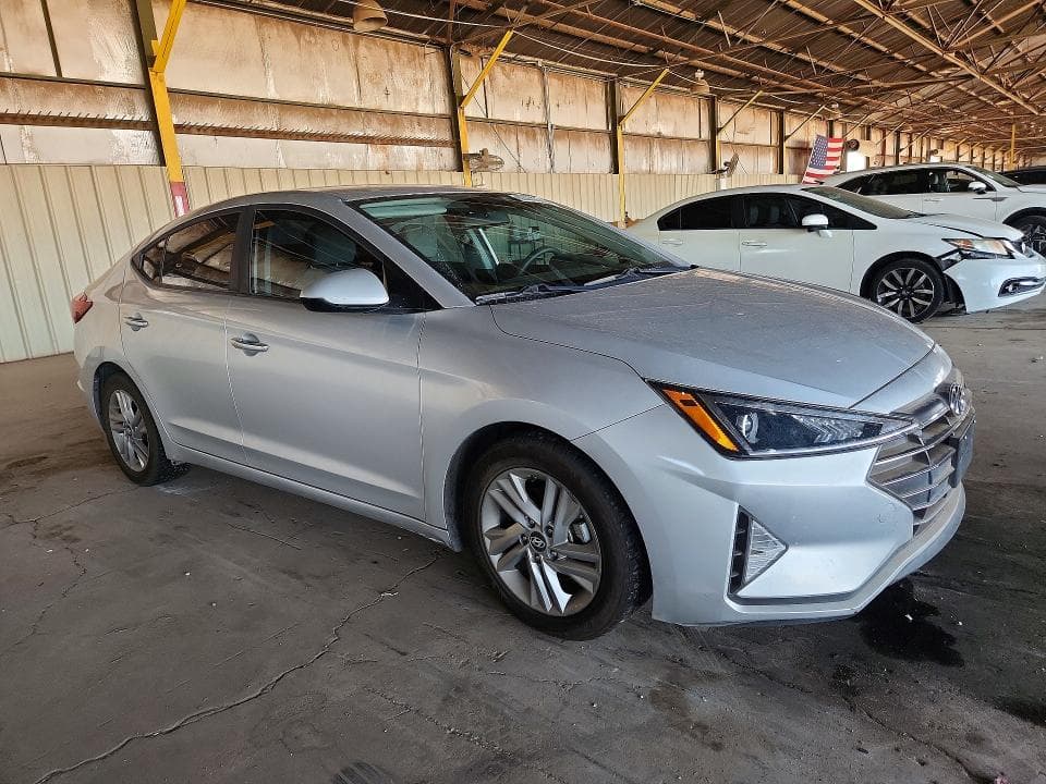 2019 HYUNDAI ELANTRA SEL 4
