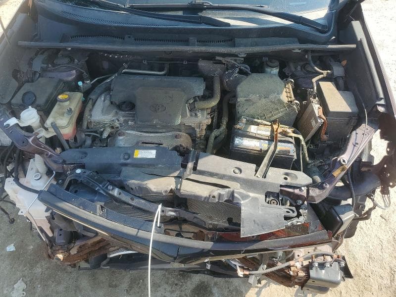 2018 TOYOTA RAV4 XLE 12
