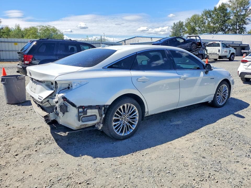 2020 TOYOTA AVALON LIMITED 3