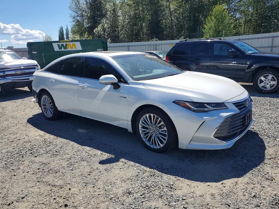 2020 TOYOTA AVALON LIMITED 4