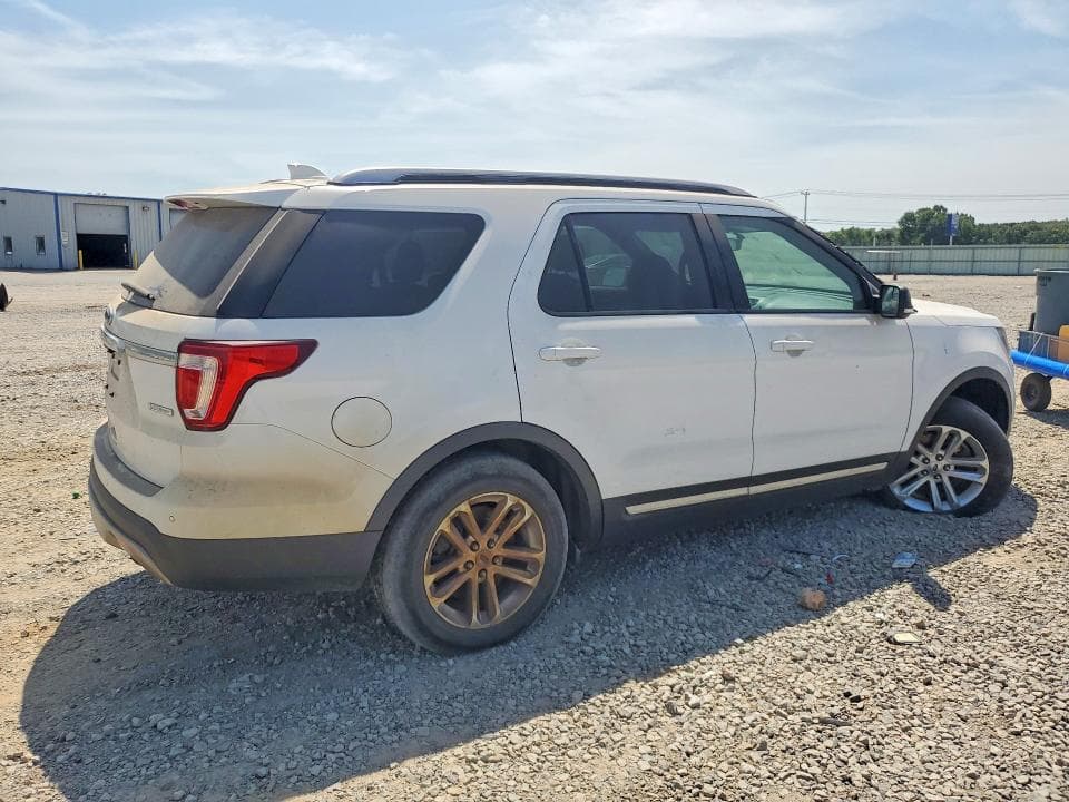 2017 FORD EXPLORER XLT 3