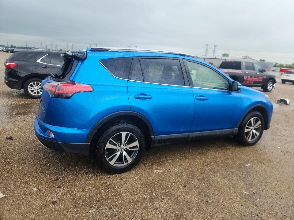 2018 TOYOTA RAV4 XLE 3