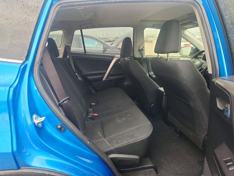 2018 TOYOTA RAV4 XLE 10