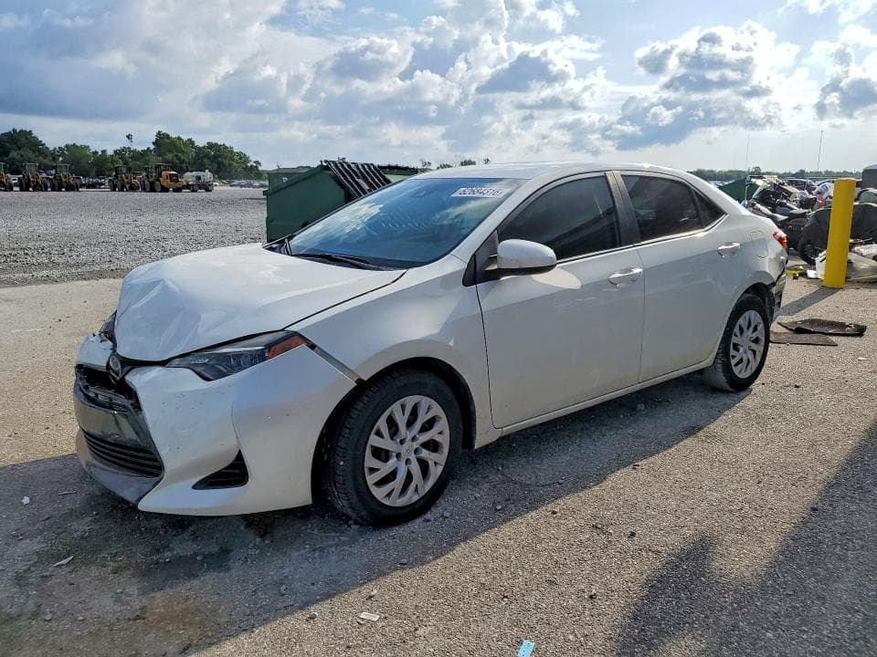 2018 TOYOTA COROLLA LE - 1