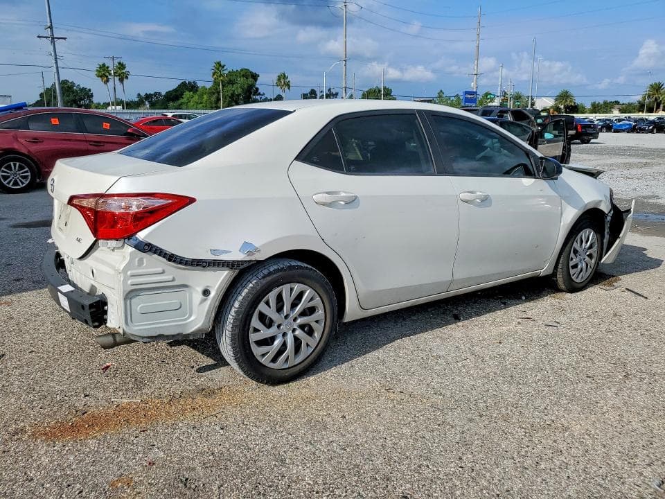 2018 TOYOTA COROLLA LE 3