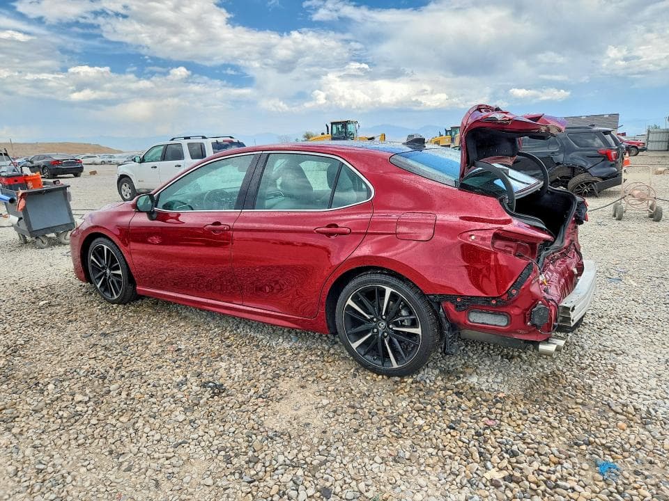 2018 TOYOTA CAMRY XSE V6 2