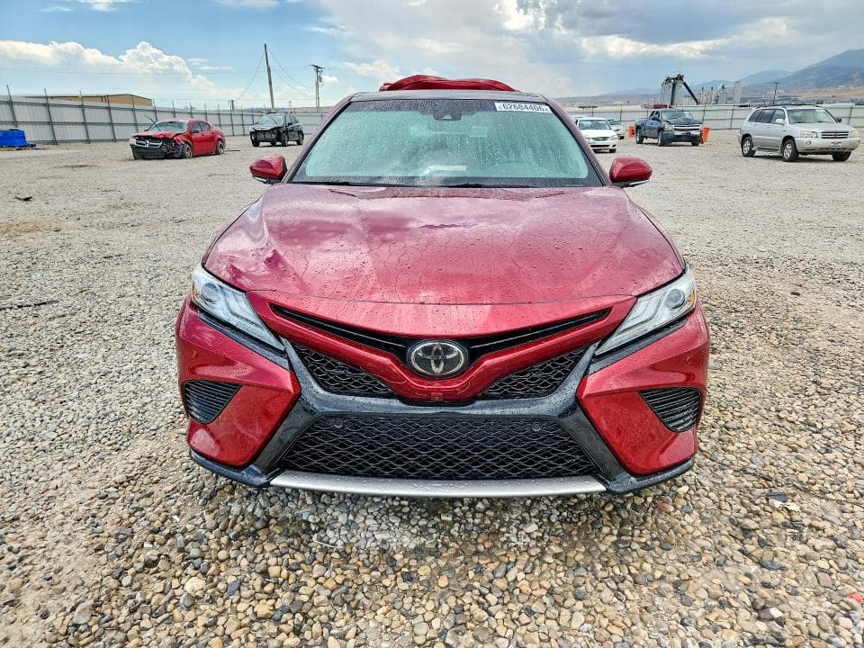 2018 TOYOTA CAMRY XSE V6 5