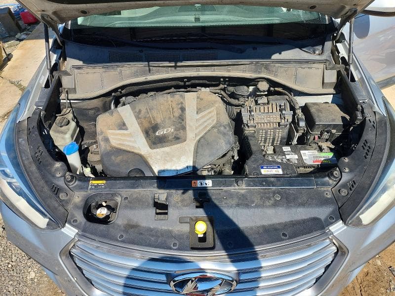 2017 HYUNDAI SANTA FE SE 12