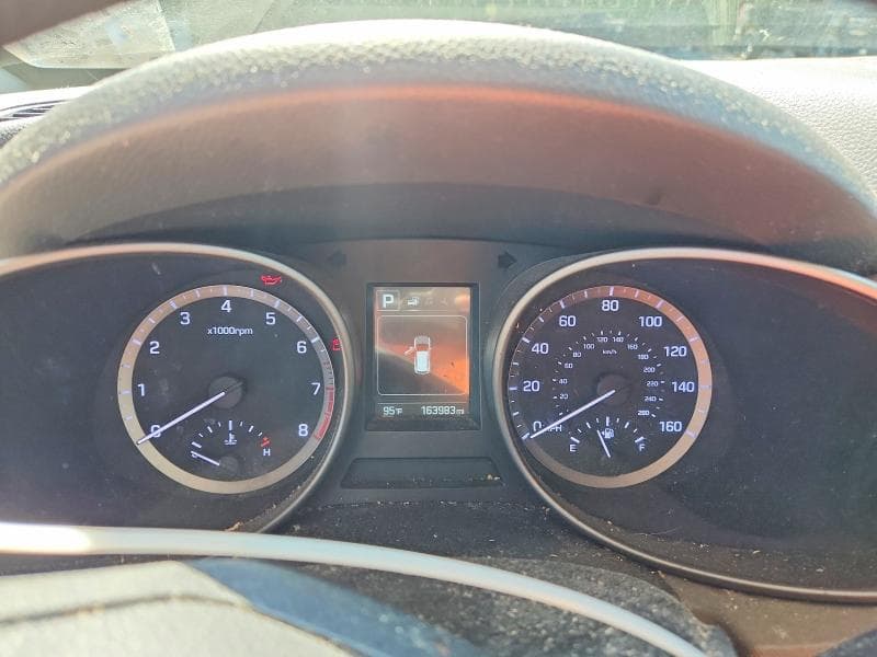 2017 HYUNDAI SANTA FE SE 9