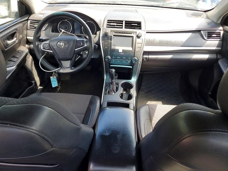 2017 TOYOTA CAMRY SE 8