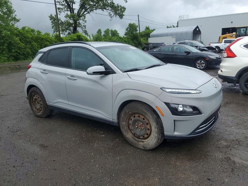 2023 HYUNDAI KONA SE 4