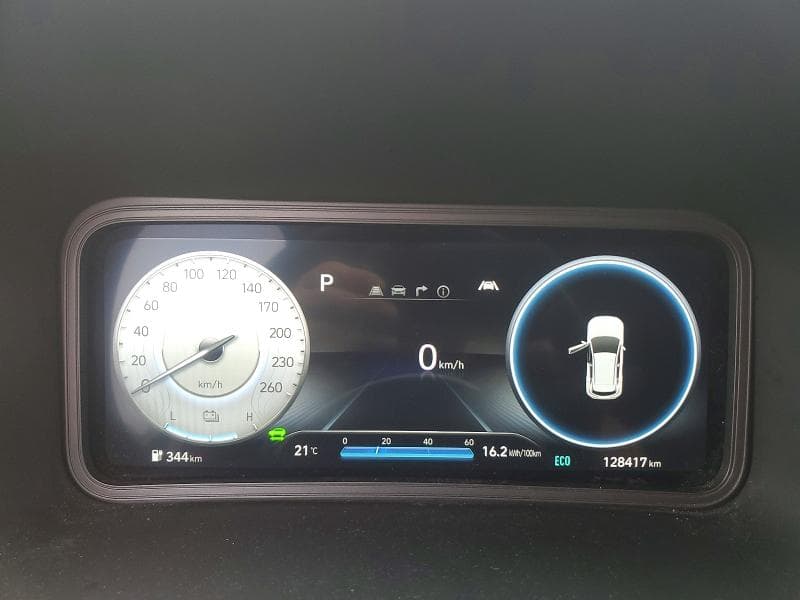 2023 HYUNDAI KONA SE 9
