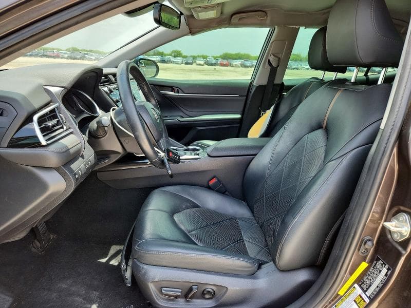 2018 TOYOTA CAMRY XLE 7