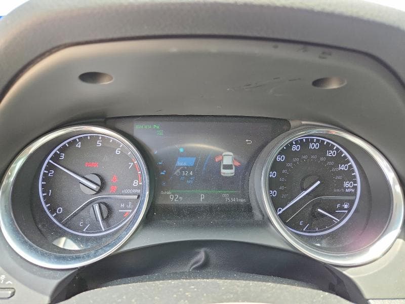 2018 TOYOTA CAMRY XLE 9