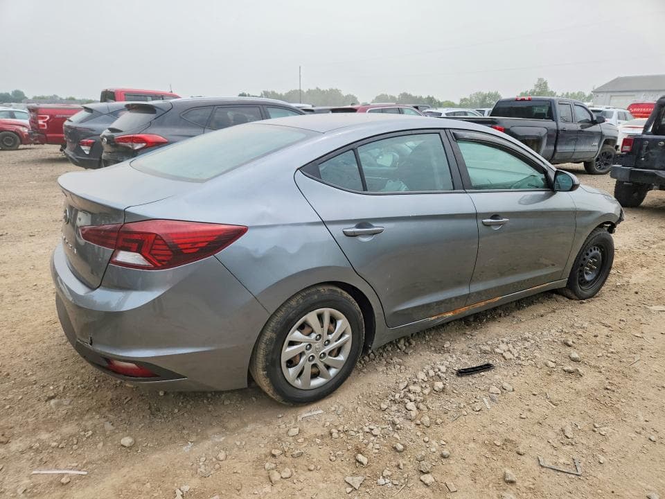 2019 HYUNDAI ELANTRA SE 3