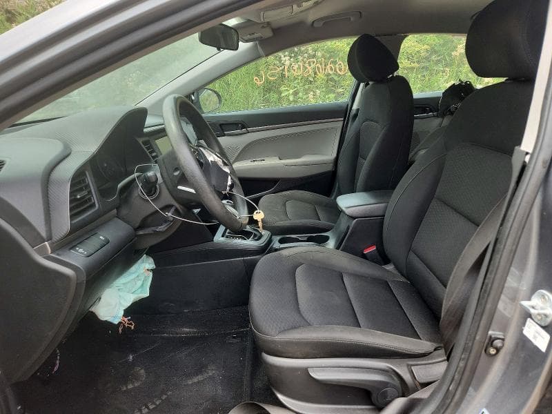 2019 HYUNDAI ELANTRA SE 7