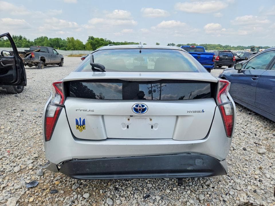 2017 TOYOTA PRIUS TWO 6