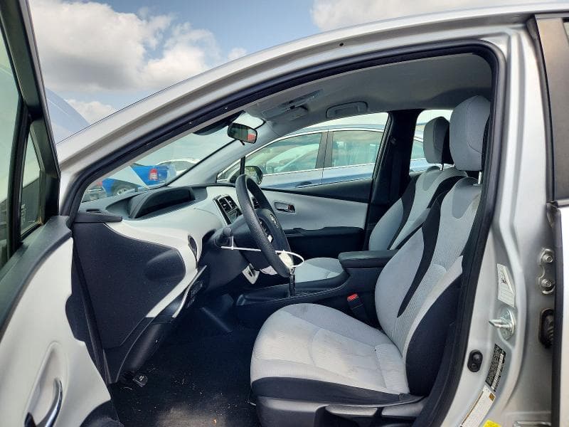 2017 TOYOTA PRIUS TWO 7