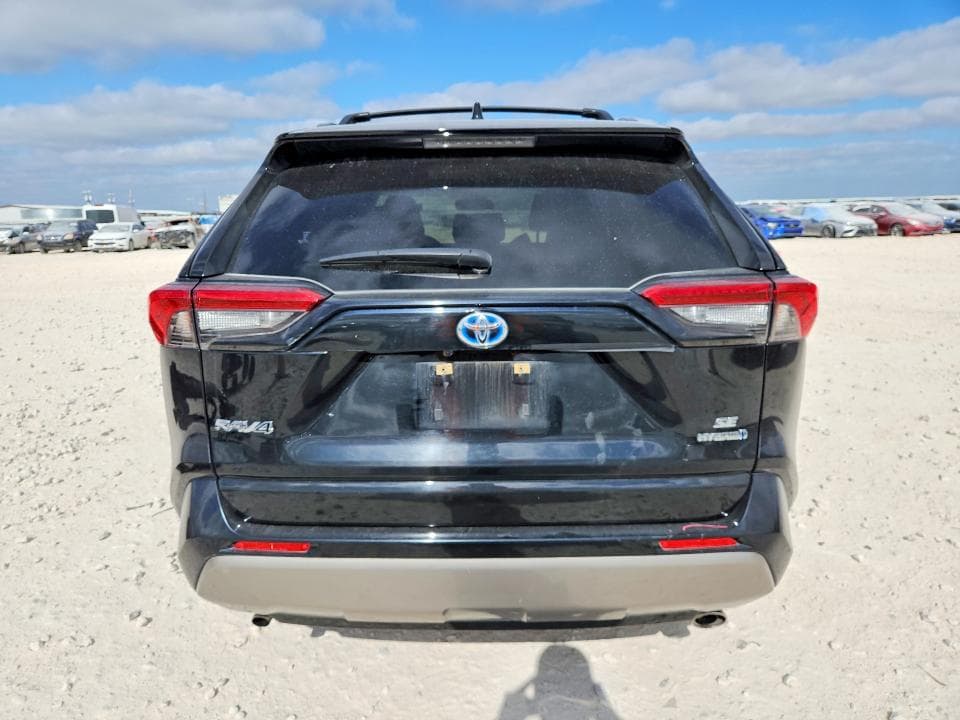 2022 TOYOTA RAV4 SE 6